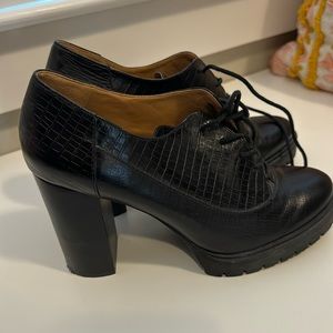 Nine West lace up heels